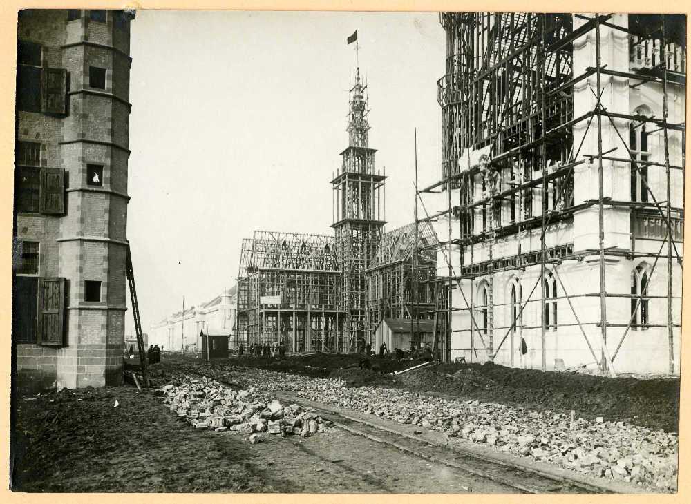 construction of the pavilions